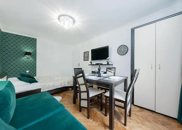 Unitapartament Short Rent Apartment In Warsaw By Metro Station Rondo Onz Apart With 3Bedrooms 22