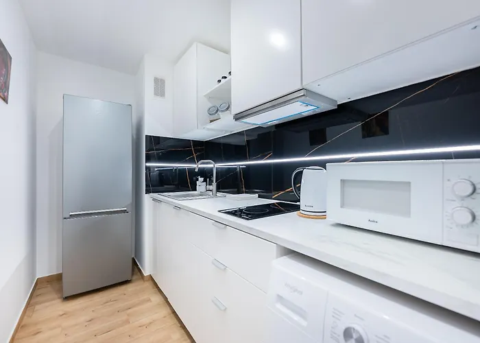 Unitapartament Short Rent Apartment In Warsaw By Metro Station Rondo Onz Apart With 3Bedrooms 22