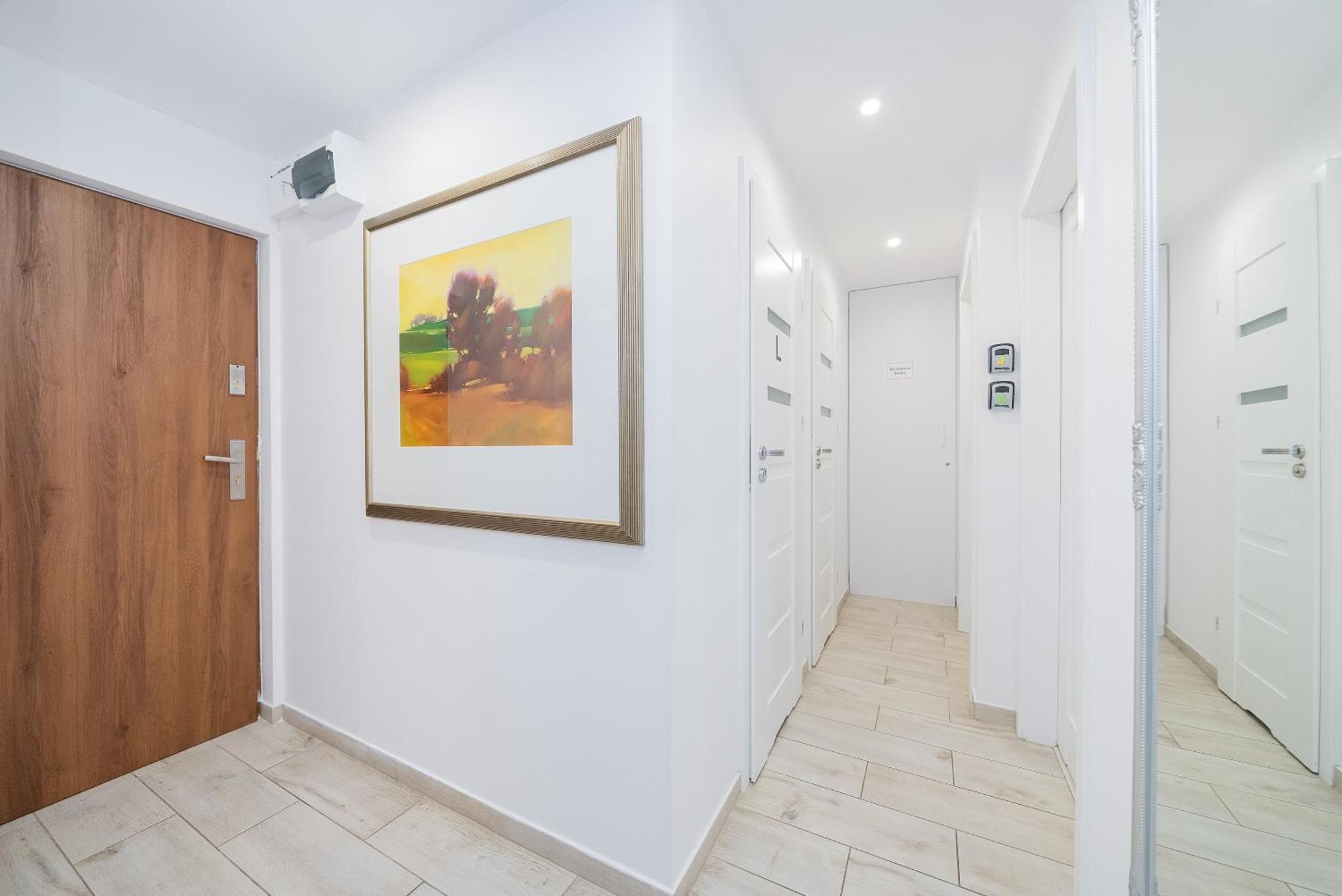 Unitapartament Short Rent In By Metro Station Rondo Onz With 3bedrooms 22 Апартаменти