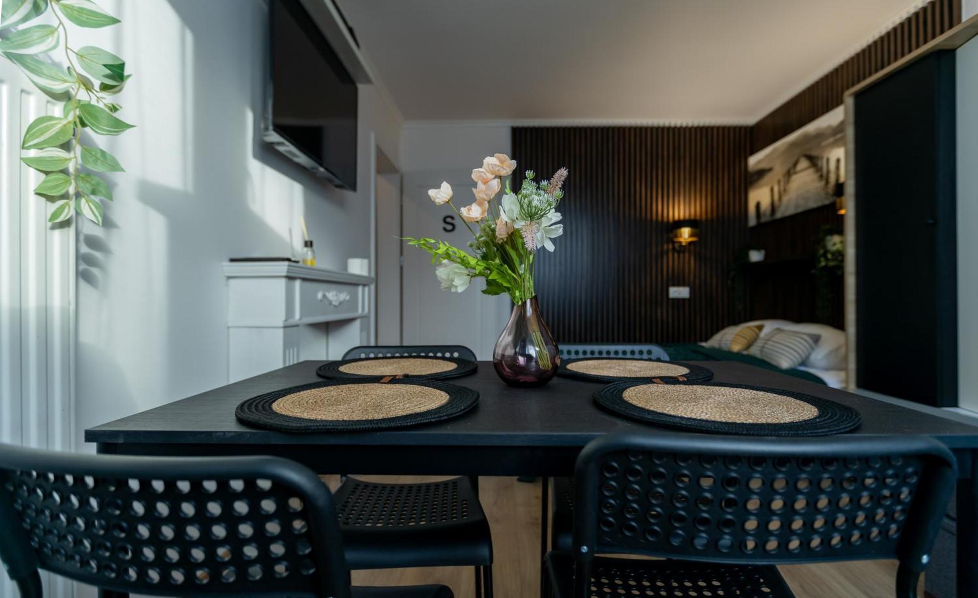 Апартаменти Unitapartament Short Rent In By Metro Station Rondo Onz With 3bedrooms 22
